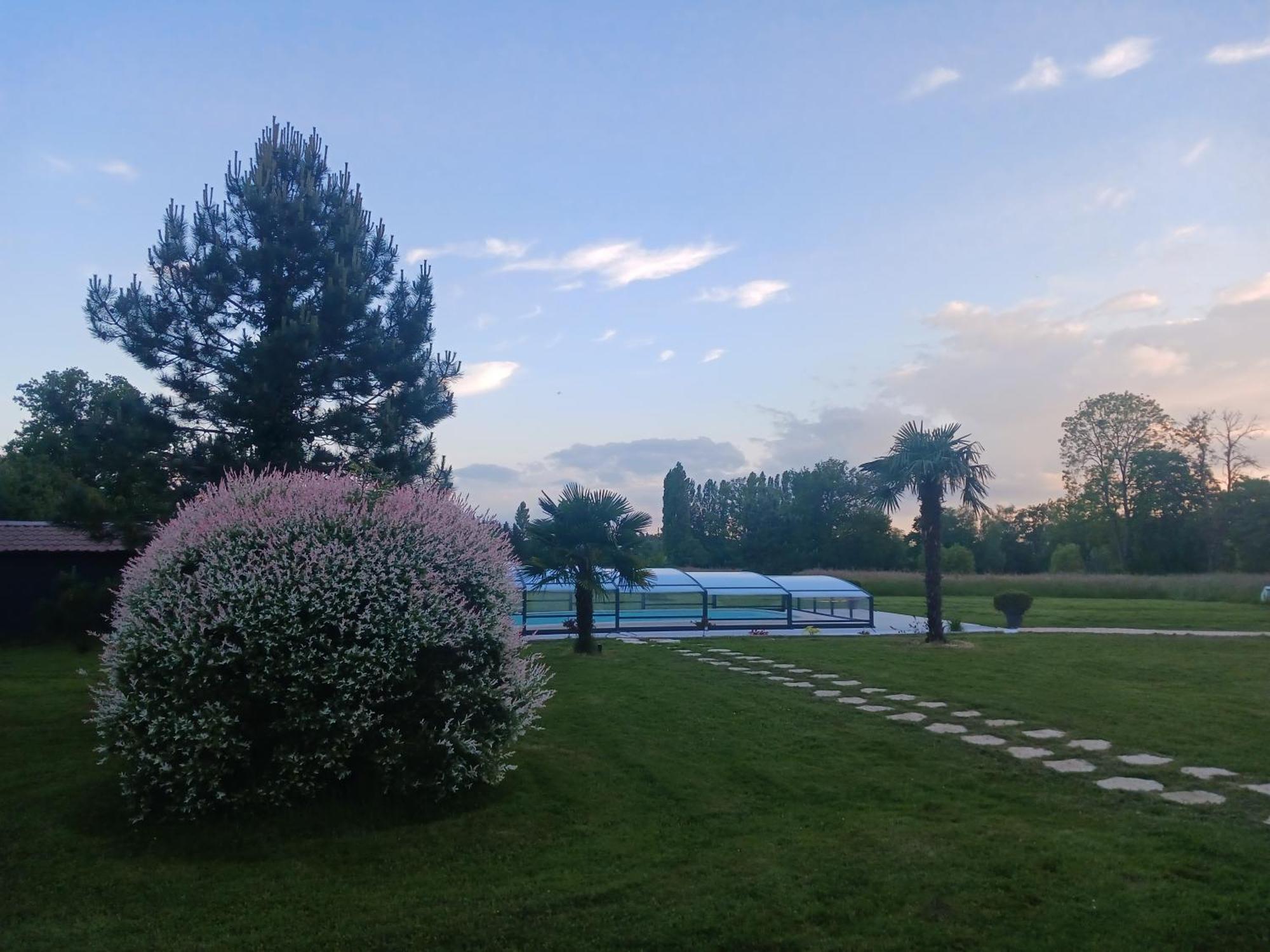 Domaine Du Clos Henri Essay Exteriör bild